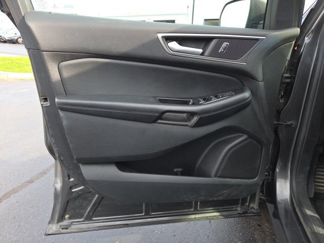 Used 2016 Ford Edge SEL w/ Equipment Group 201A AWD/4WD image 10