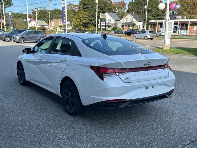 Used 2022 Hyundai Elantra SEL w/ Cargo Package image 5