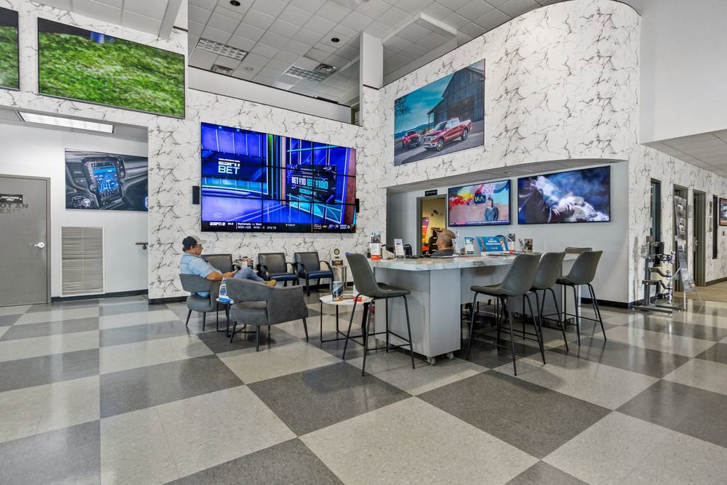 Used 2023 Hyundai Santa Fe SEL w/ Premium Package image 12