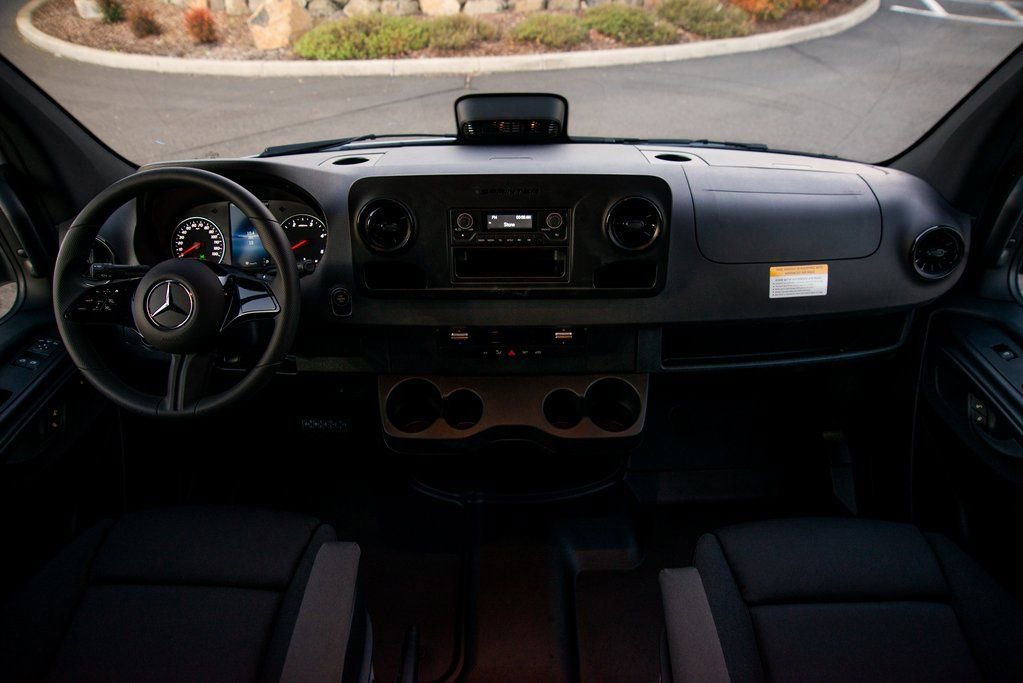 Used 2025 Mercedes-Benz Sprinter 2500 image 37