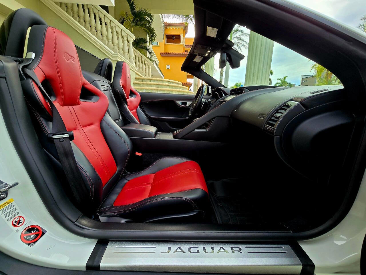 Used 2016 Jaguar F-TYPE R image 24