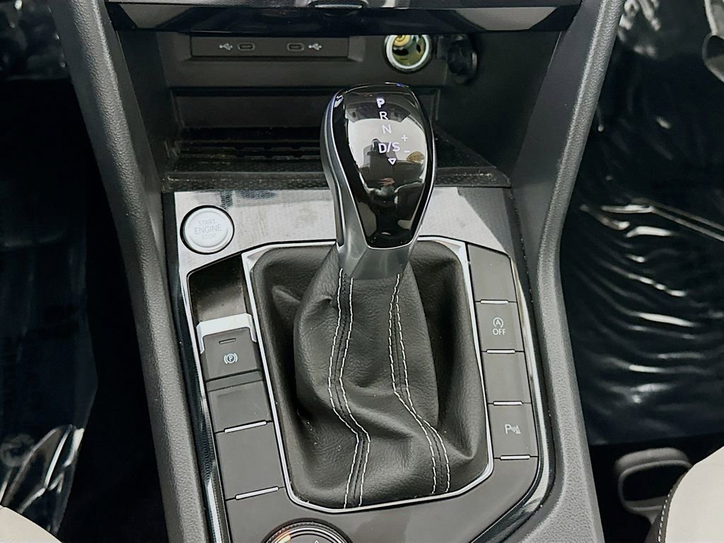 Used 2025 Volkswagen Taos SE image 22