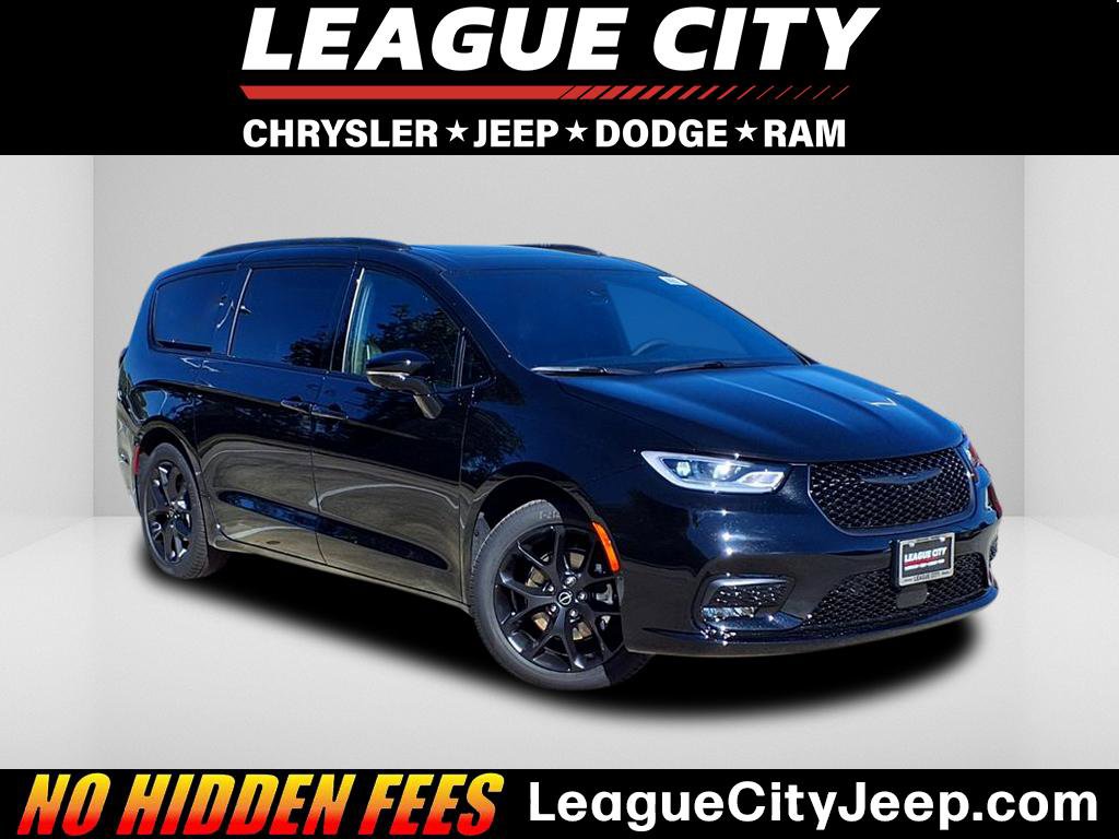 New 2026 Chrysler Pacifica Limited w/ S Appearance Package
