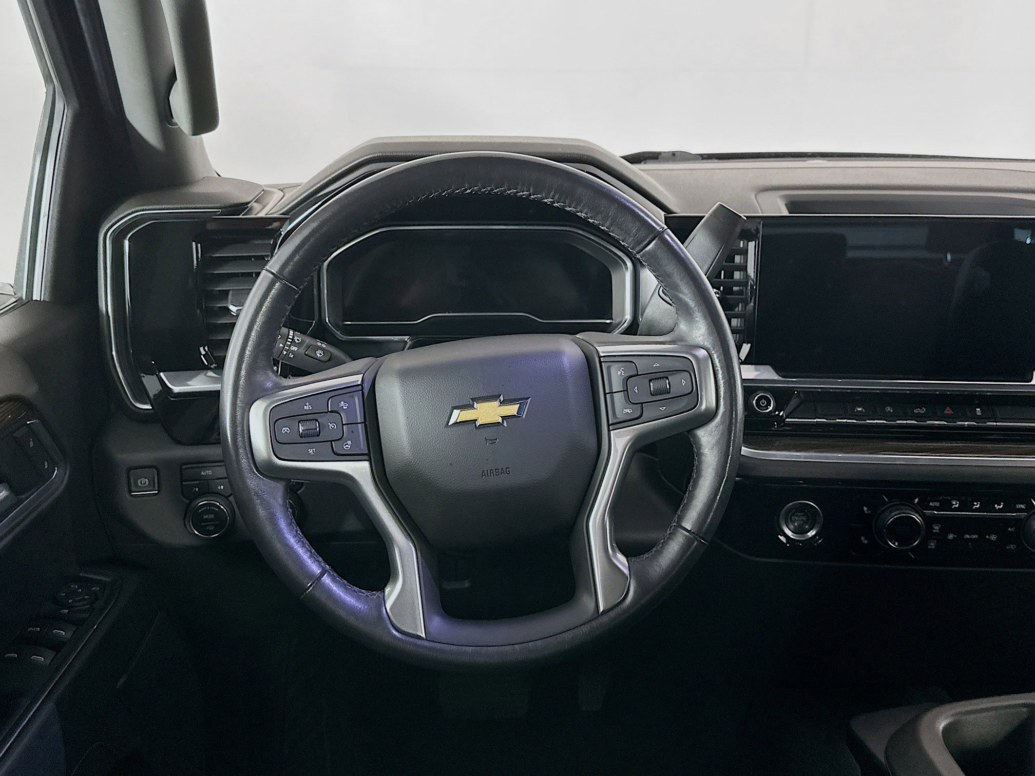 Used 2022 Chevrolet Silverado 1500 LT image 17