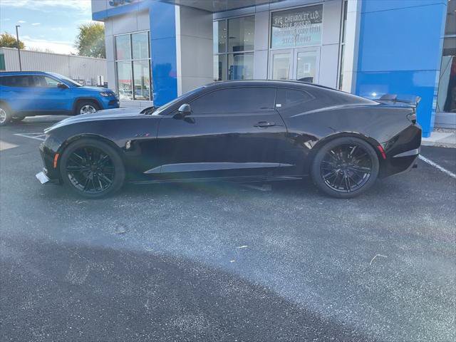 Used 2023 Chevrolet Camaro LT w/ Technology Package RWD image 8