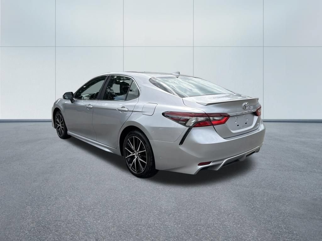 Used 2024 Toyota Camry SE FWD image 7