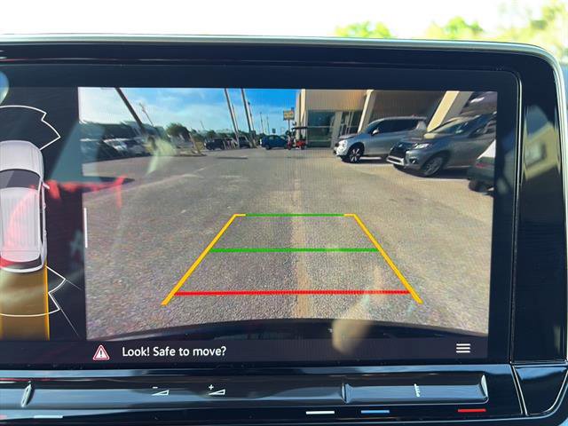 Certified 2025 Volkswagen Atlas Cross Sport SE FWD image 21