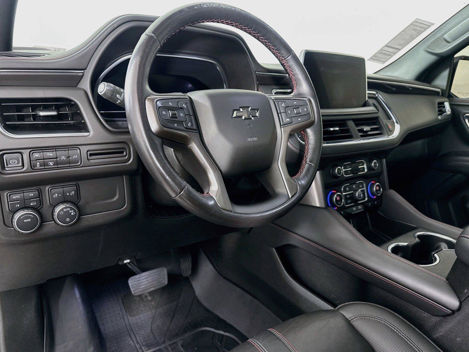 Used 2022 Chevrolet Suburban RST w/ Luxury Package AWD/4WD image 4
