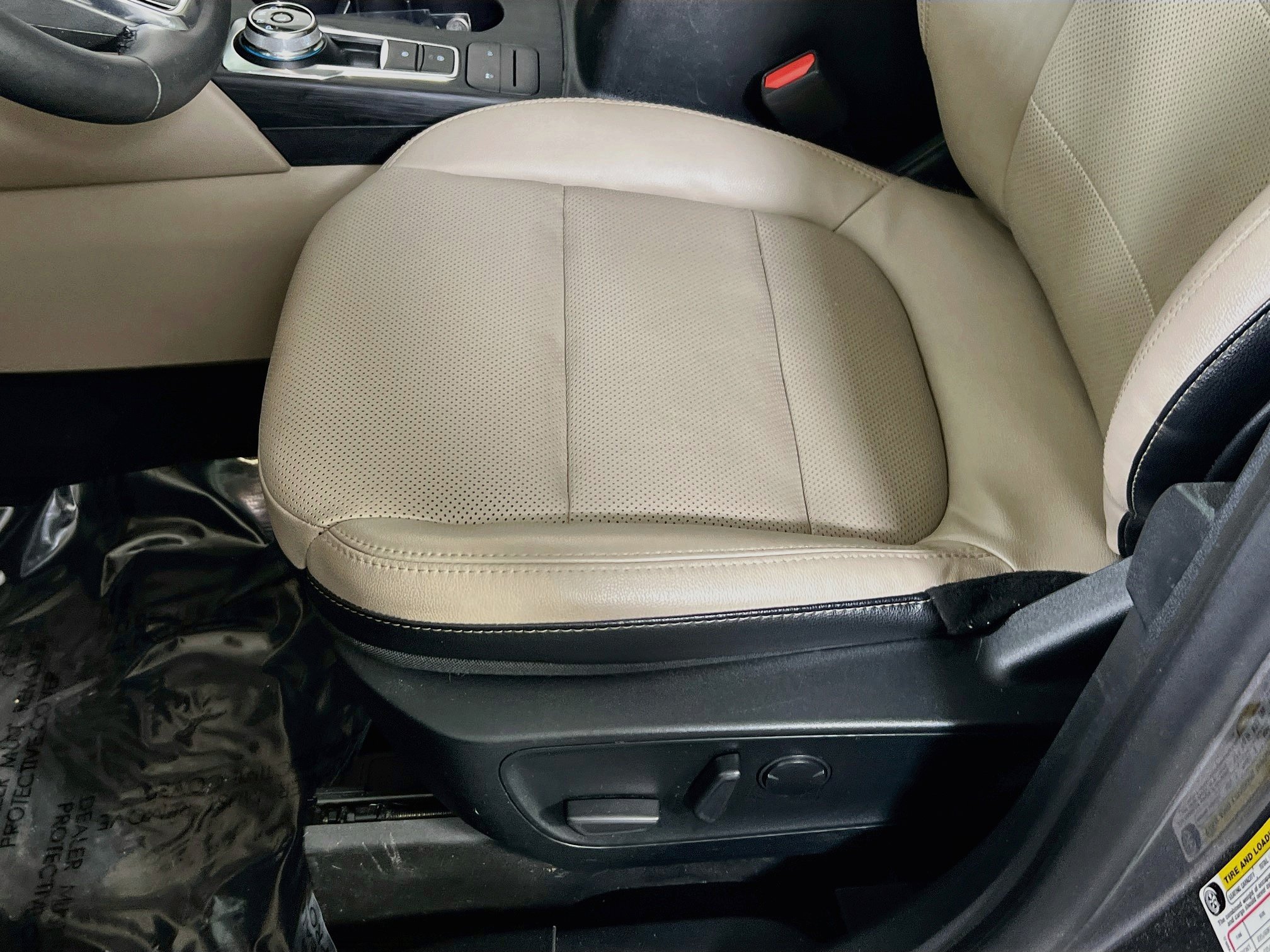Used 2022 Ford Escape SEL w/ Technology Package FWD image 19