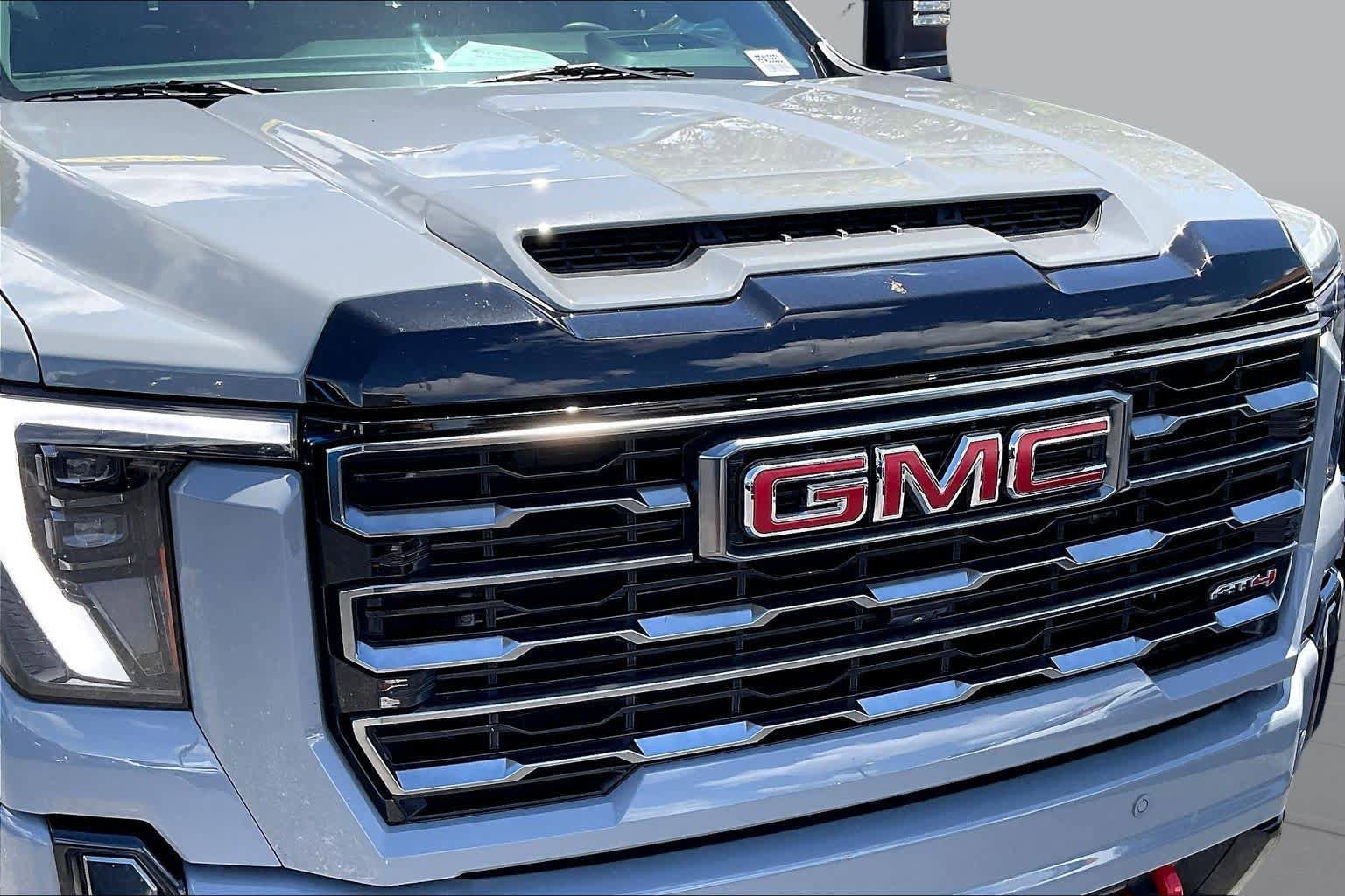 Used 2024 GMC Sierra 2500 AT4 w/ Technology Package AWD/4WD image 46