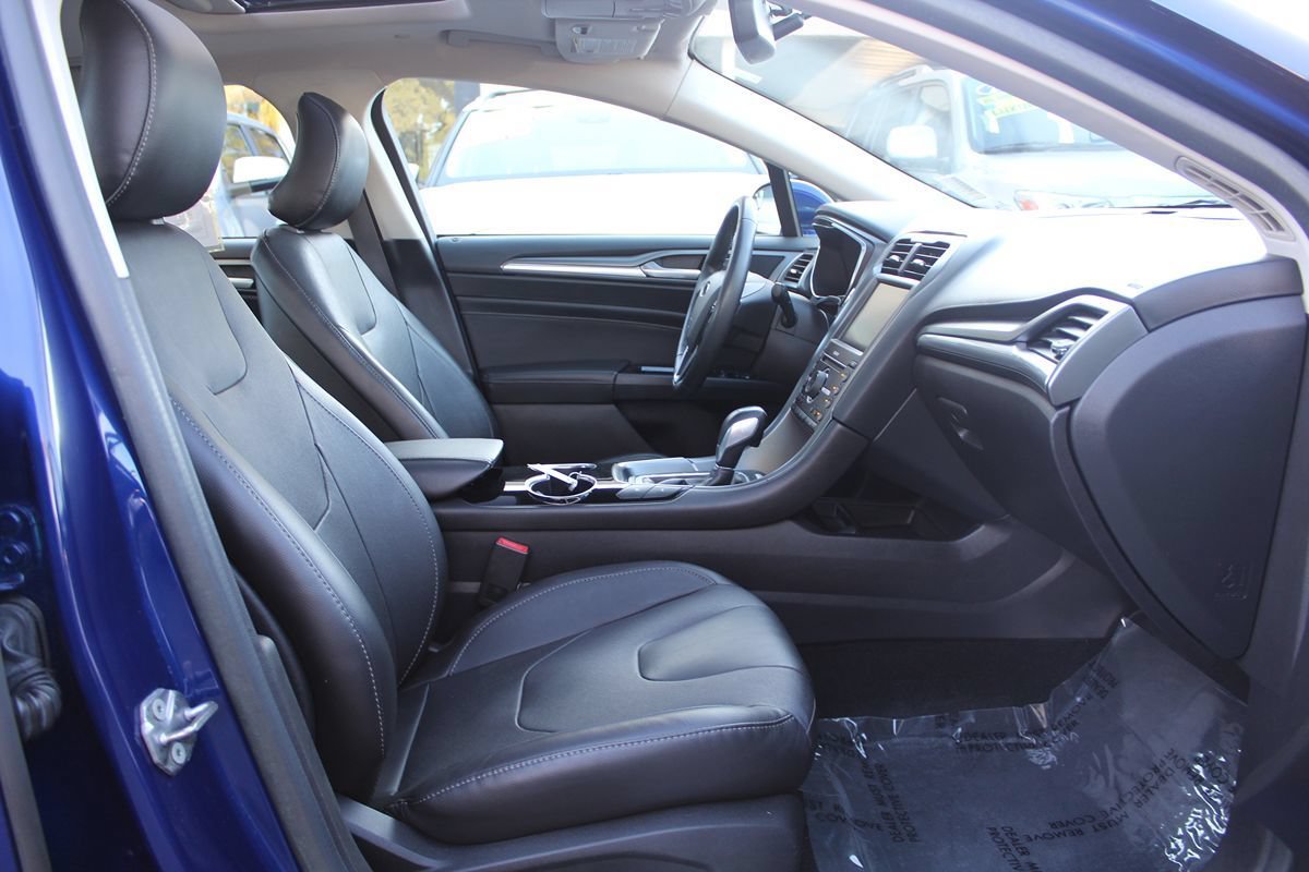 Used 2016 Ford Fusion Energi Titanium FWD image 25