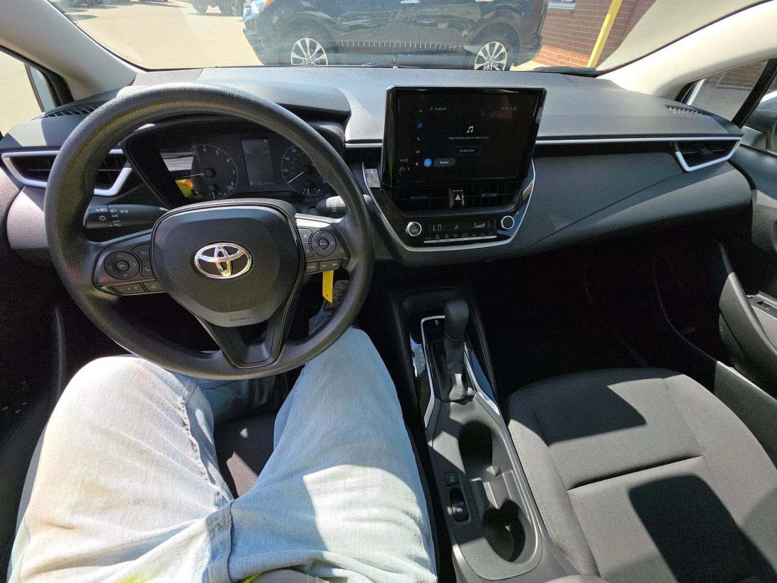 Used 2025 Toyota Corolla LE FWD image 17