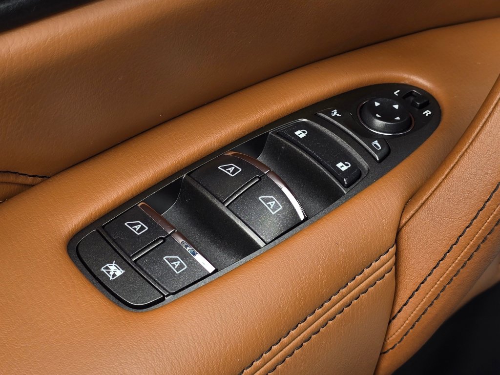 Used 2024 INFINITI QX80 Sensory w/ Cargo Package AWD/4WD image 40