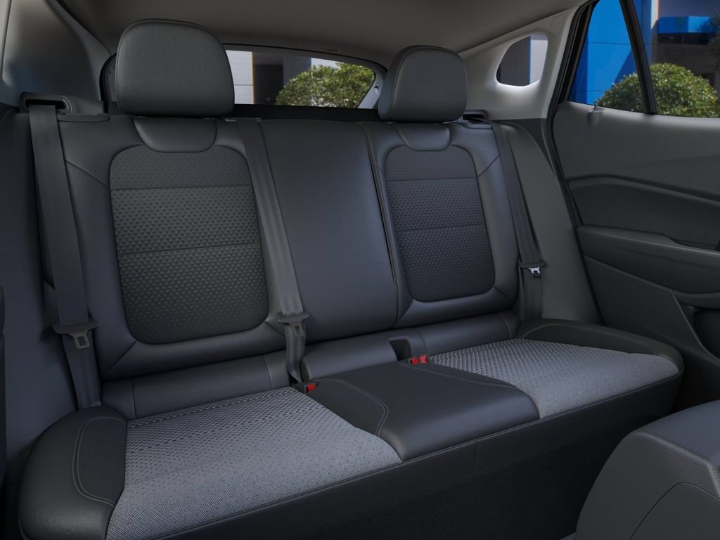 New 2026 Chevrolet Trax LT w/ Sunroof Package FWD image 17