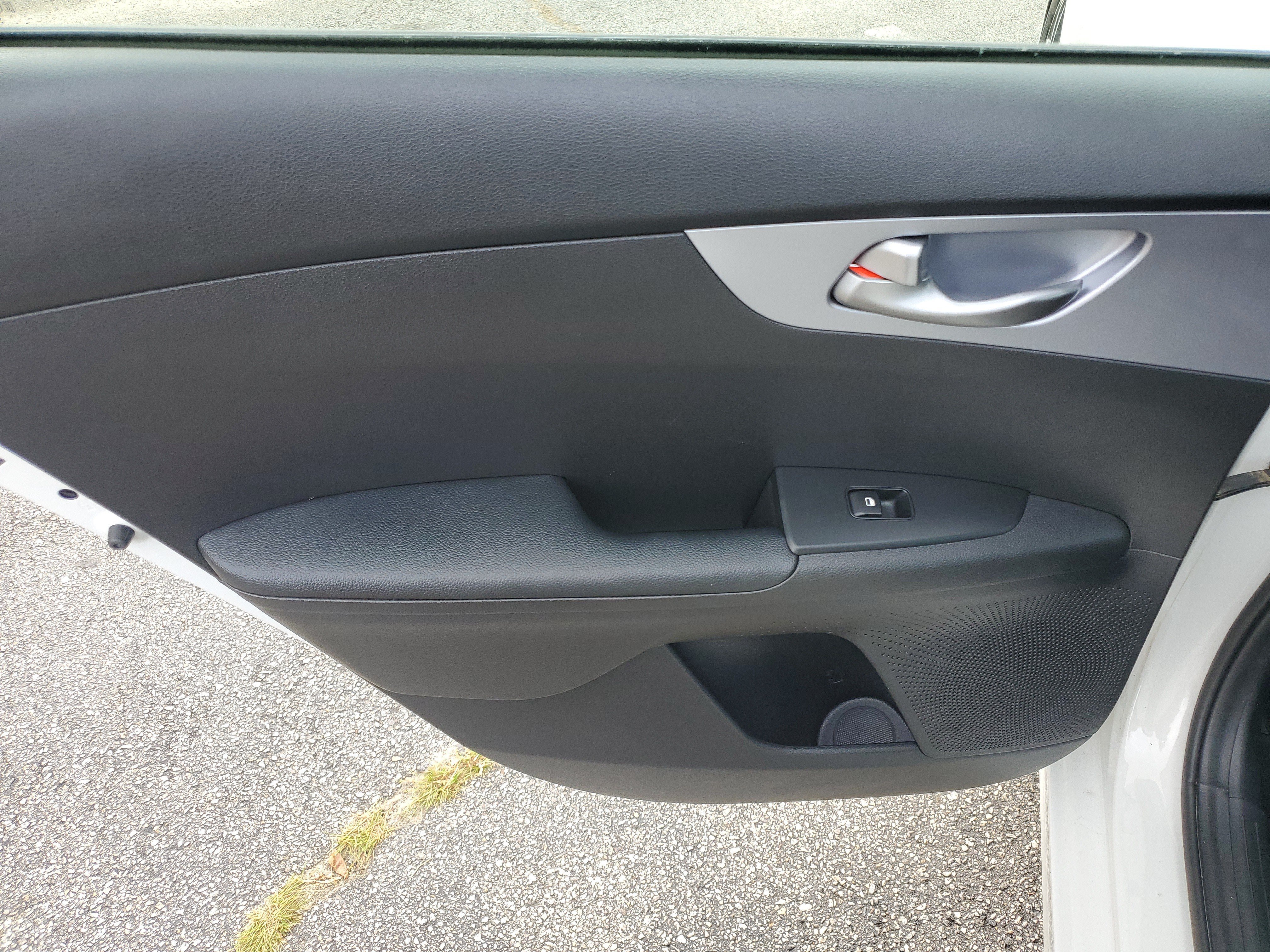 Certified 2022 Kia Forte LXS w/ LXS Technology Package FWD image 13
