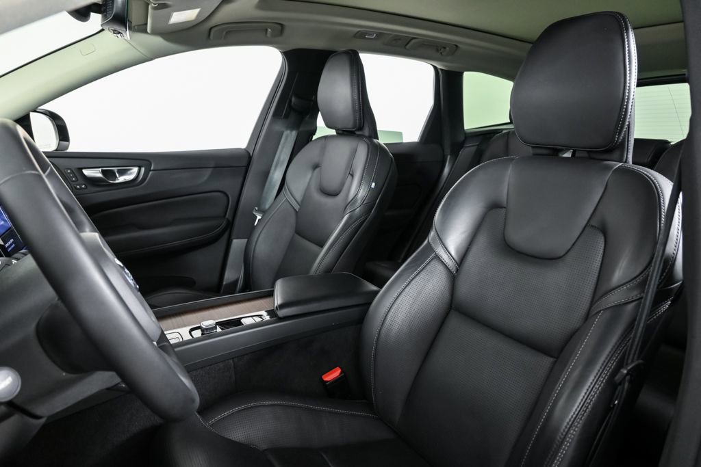 Certified 2023 Volvo XC60 B5 Ultimate image 7