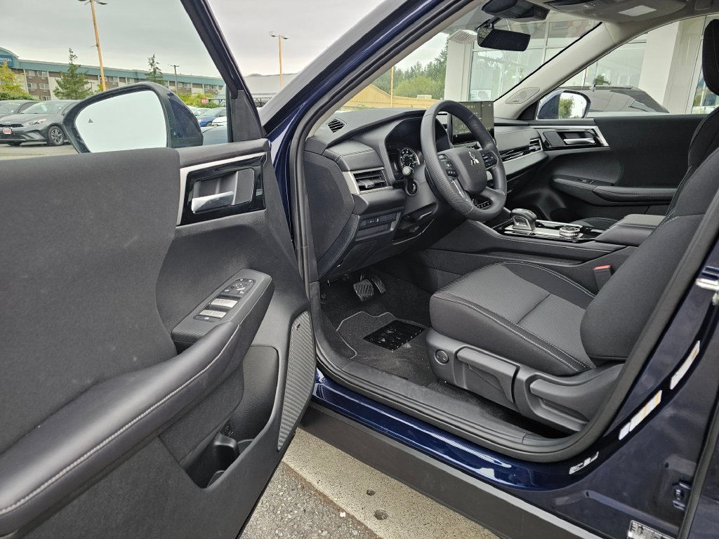 New 2026 Mitsubishi Outlander ES AWD/4WD image 14