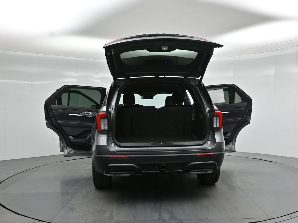 New 2026 Ford Explorer ST-Line w/ ST-Line Street Pack RWD image 32