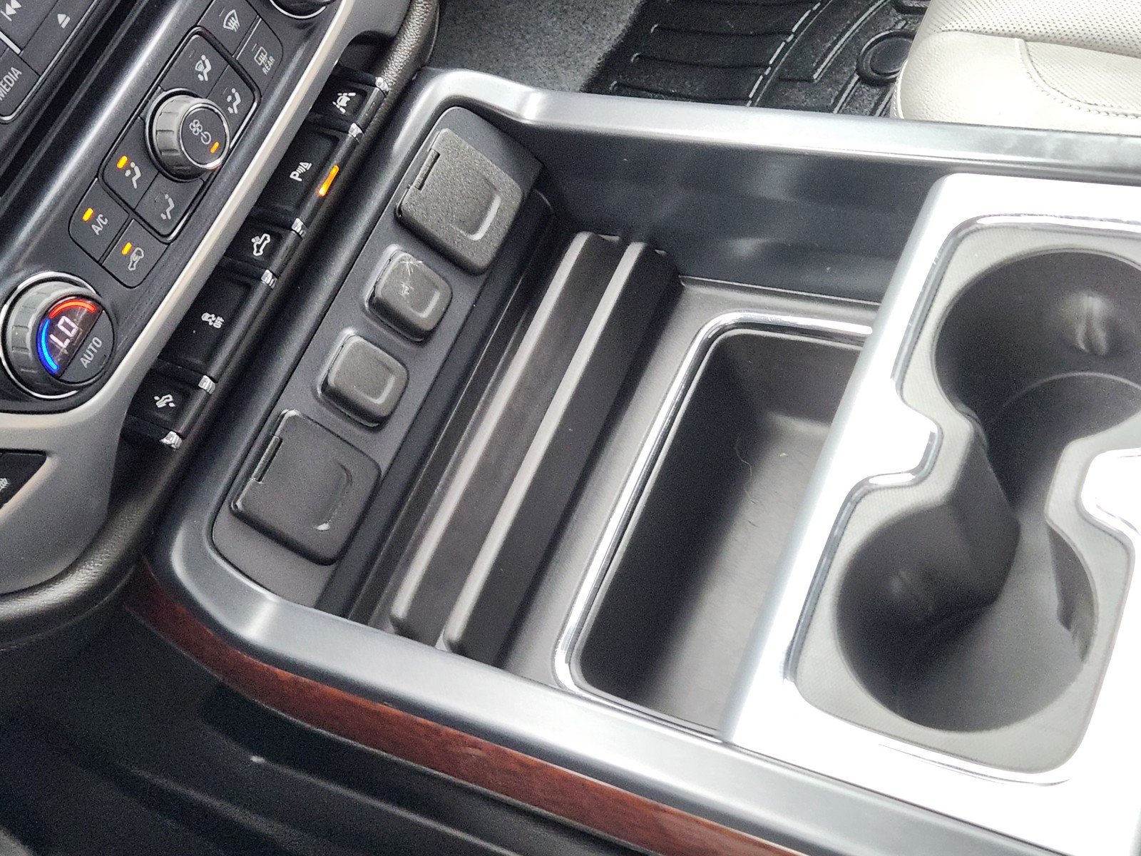 Used 2018 GMC Sierra 1500 SLT w/ Texas SLT Premium Package RWD image 15
