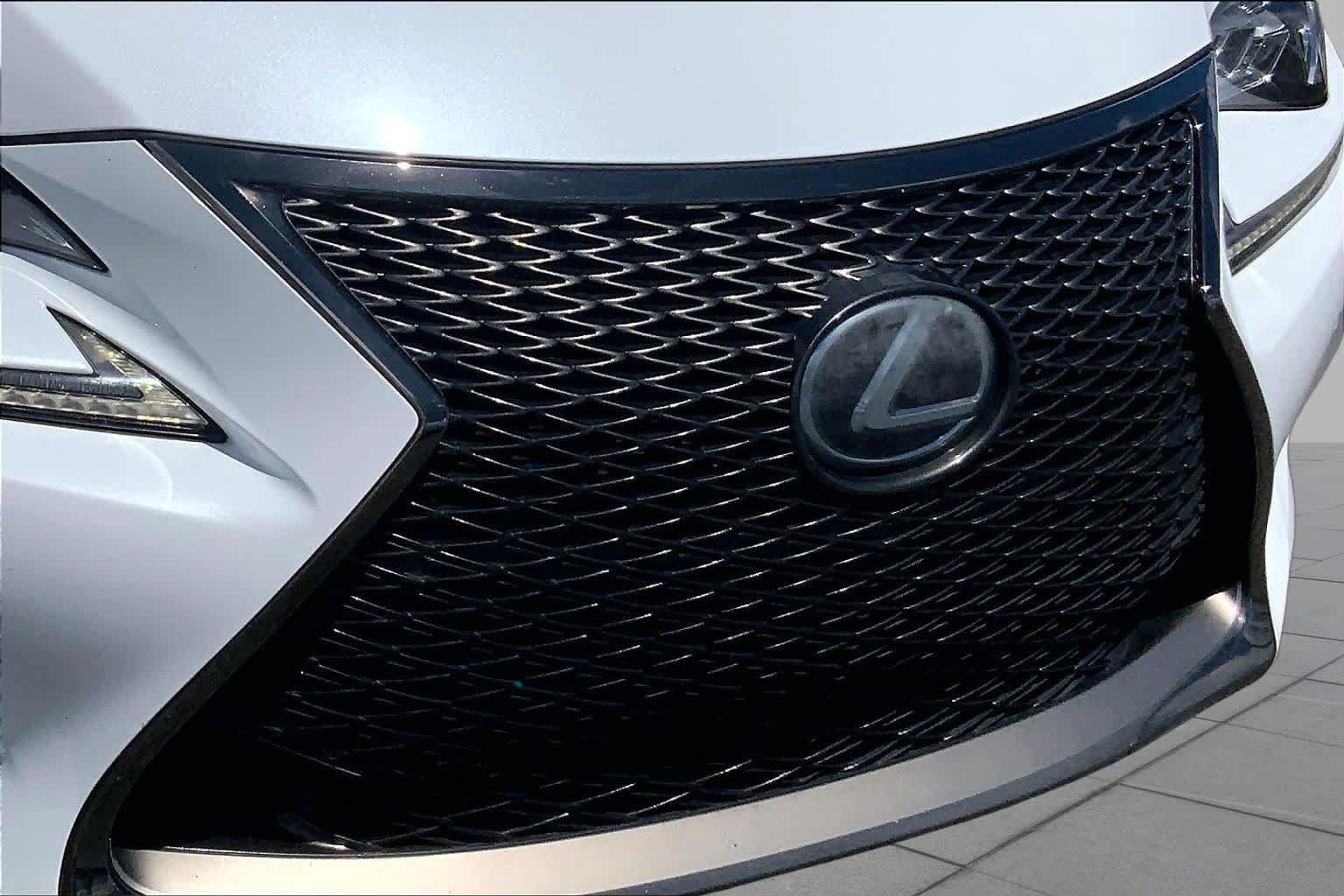 Used 2015 Lexus RC F w/ Premium Package RWD image 27