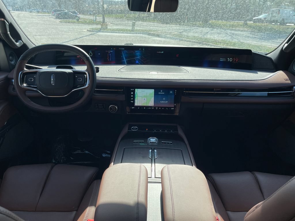 New 2026 Lincoln Navigator Reserve AWD/4WD image 12