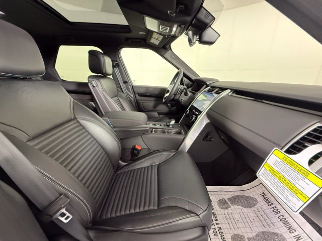 Used 2025 Land Rover Discovery S AWD/4WD image 33