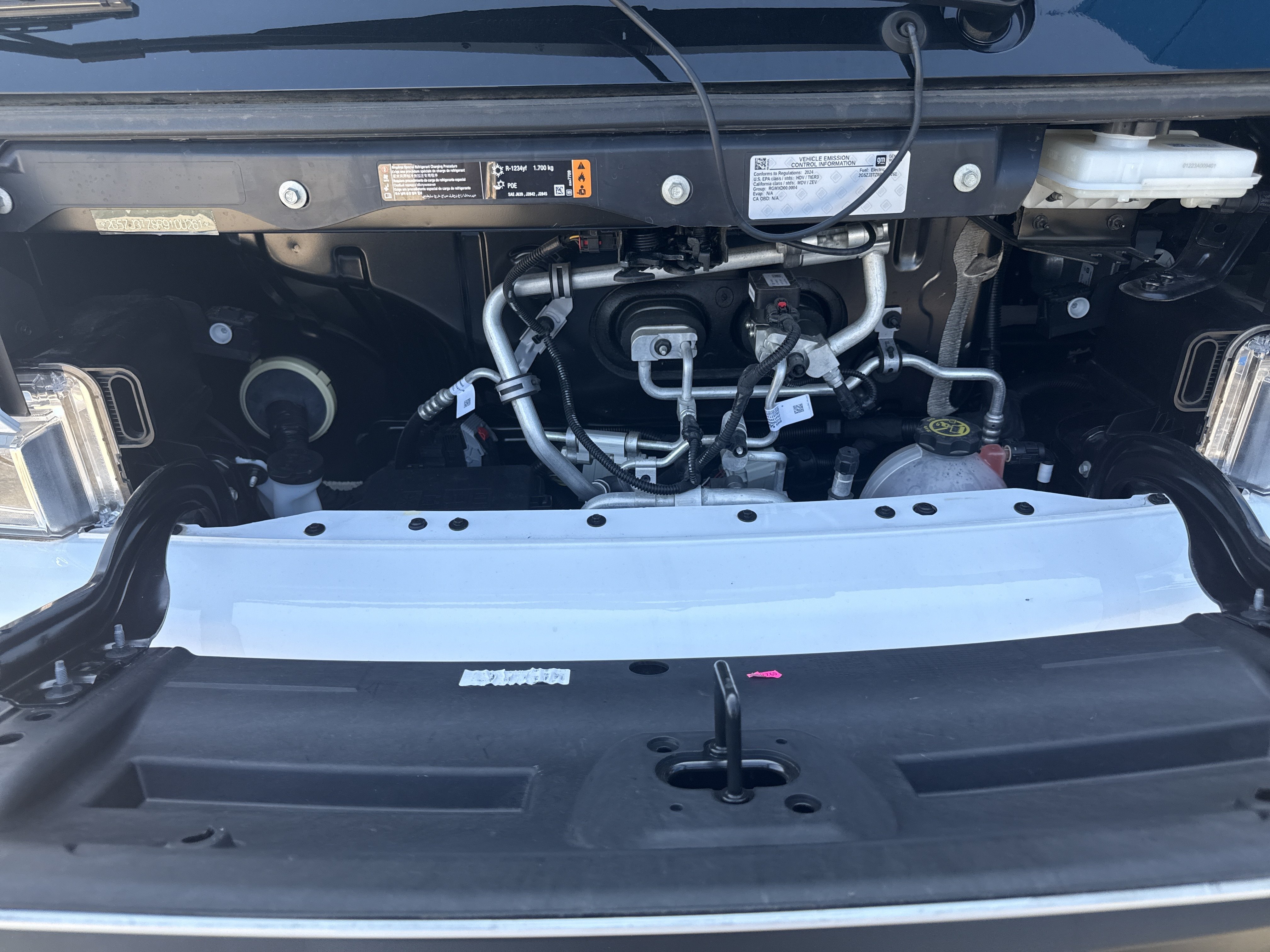 Used 2024 Chevrolet Brightdrop 600 w/ Battery Pack, Max Range AWD/4WD image 14