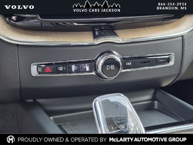 New 2026 Volvo XC60 B5 Plus w/ Protection Package Premier AWD/4WD image 19