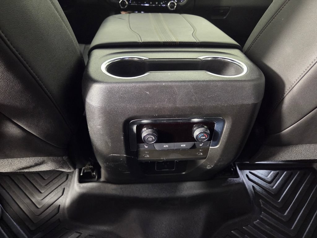 Used 2025 Chevrolet Tahoe High Country RWD image 27