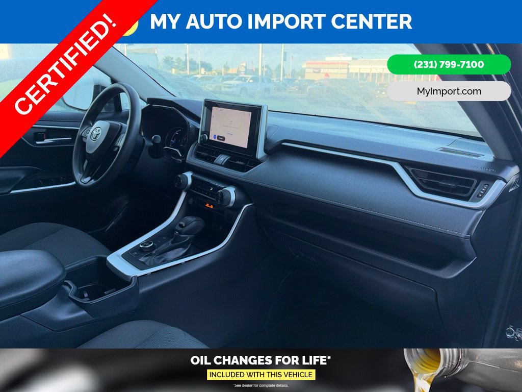 Used 2024 Toyota RAV4 AWD Hybrid image 29