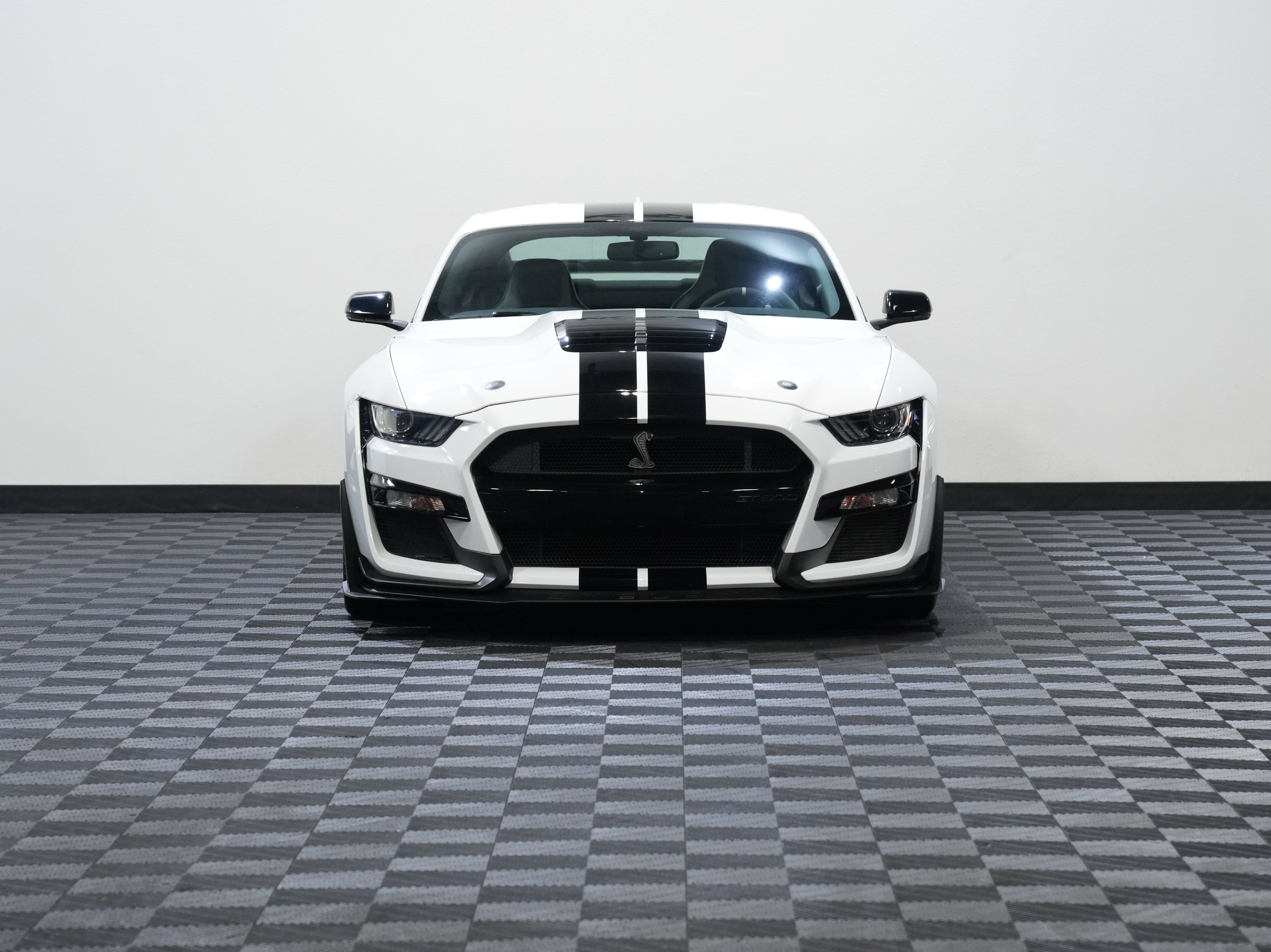 Used 2020 Ford Mustang Shelby GT500 w/ Carbon Fiber Track Pack RWD image 4