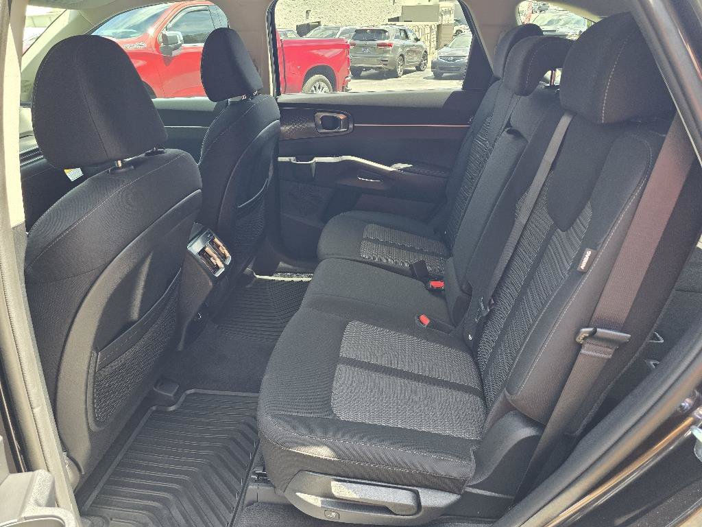 New 2026 Kia Sorento LX FWD image 4
