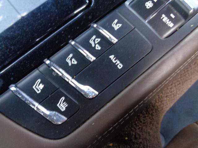 Used 2015 Porsche Panamera 4S Executive image 17