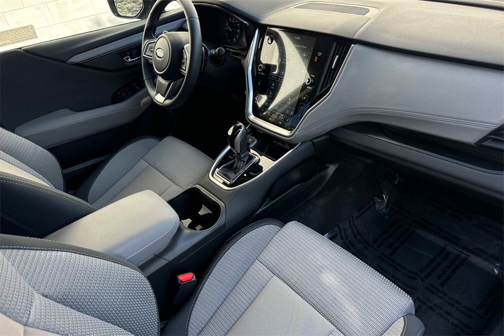 Used 2025 Subaru Outback Premium w/ Popular Package #1A image 16