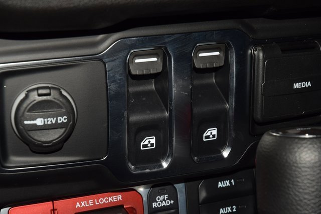 Used 2025 Jeep Wrangler Sport image 32