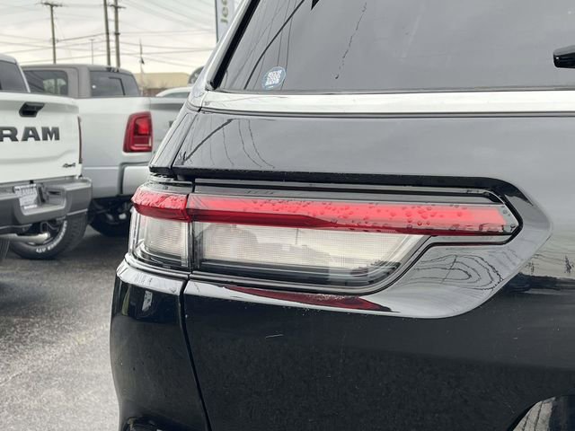 Used 2023 Jeep Grand Cherokee L Limited image 10