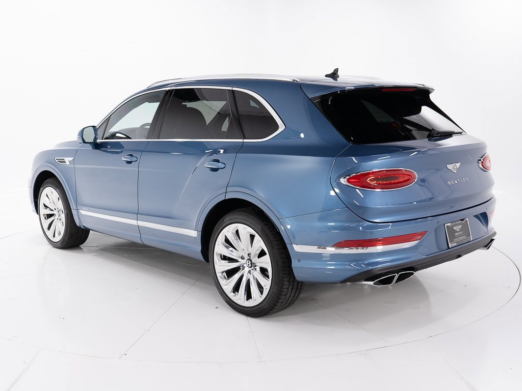 Used 2025 Bentley Bentayga image 3