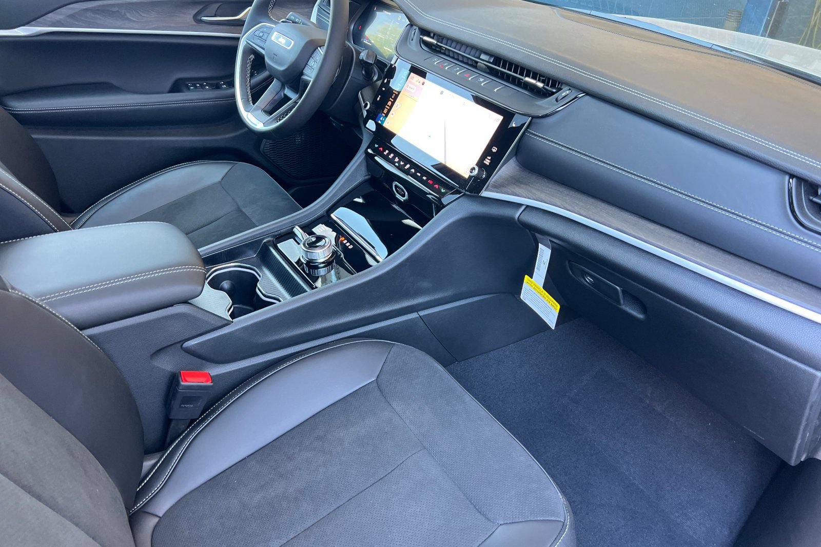 New 2026 Jeep Grand Cherokee Altitude AWD/4WD image 15