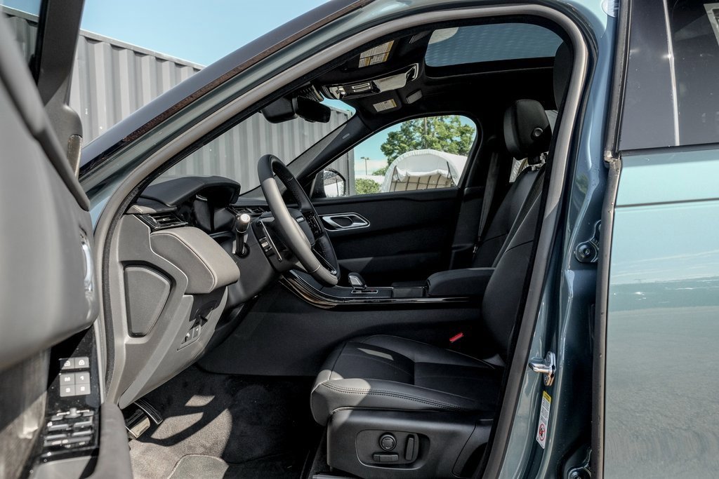 New 2026 Land Rover Range Rover Velar Dynamic SE image 10