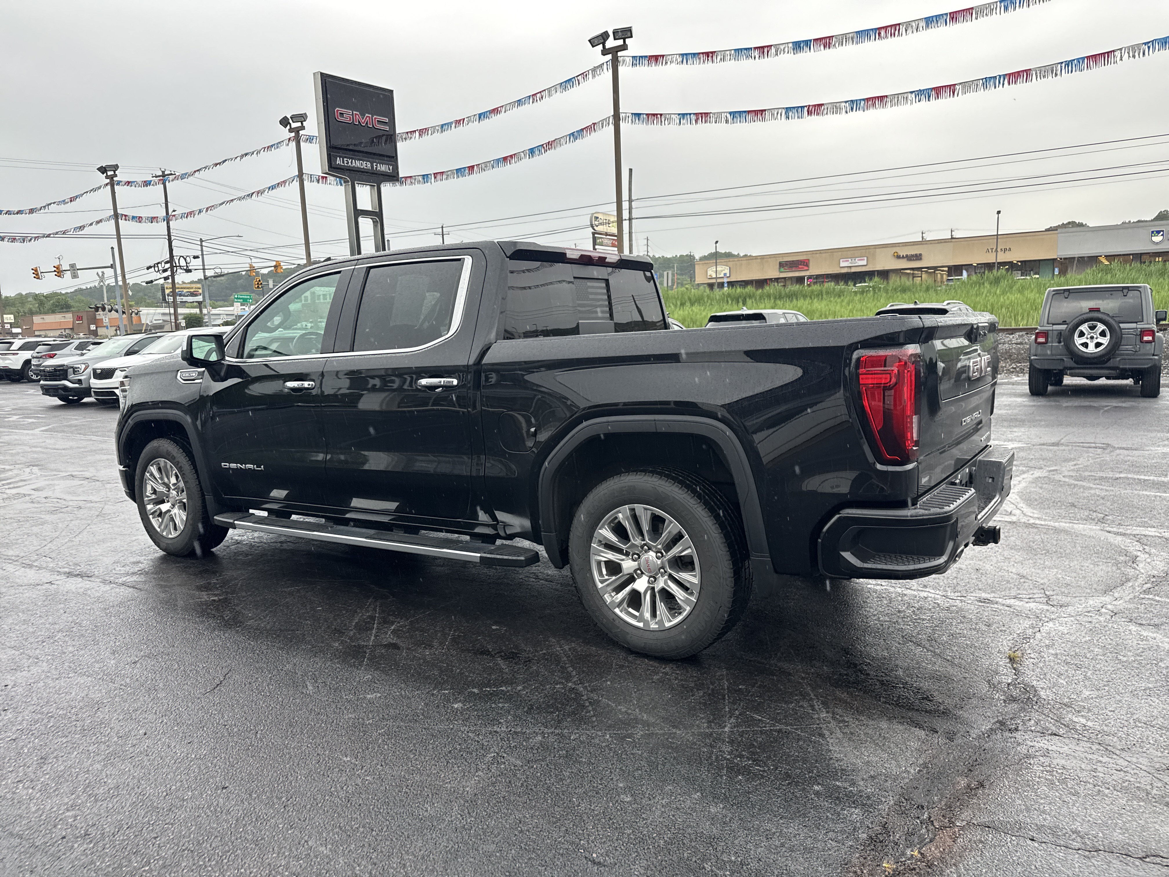 Used 2022 GMC Sierra 1500 Denali AWD/4WD image 6
