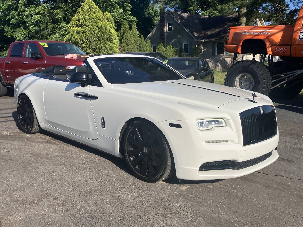 Used 2018 Rolls-Royce Dawn RWD image 2