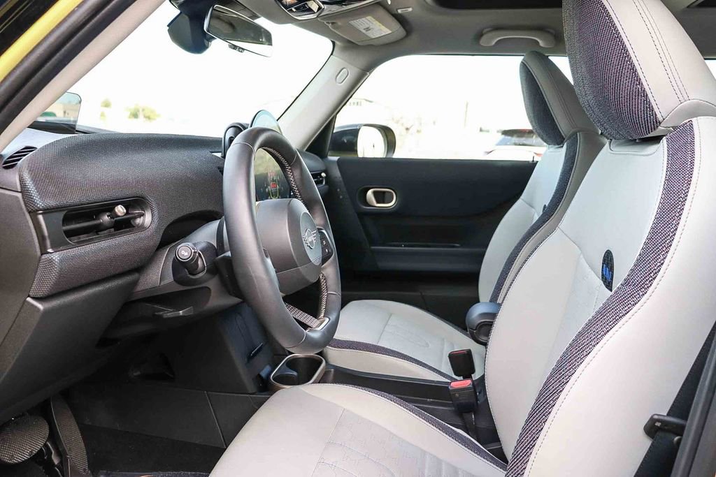 Used 2025 MINI Cooper S image 17