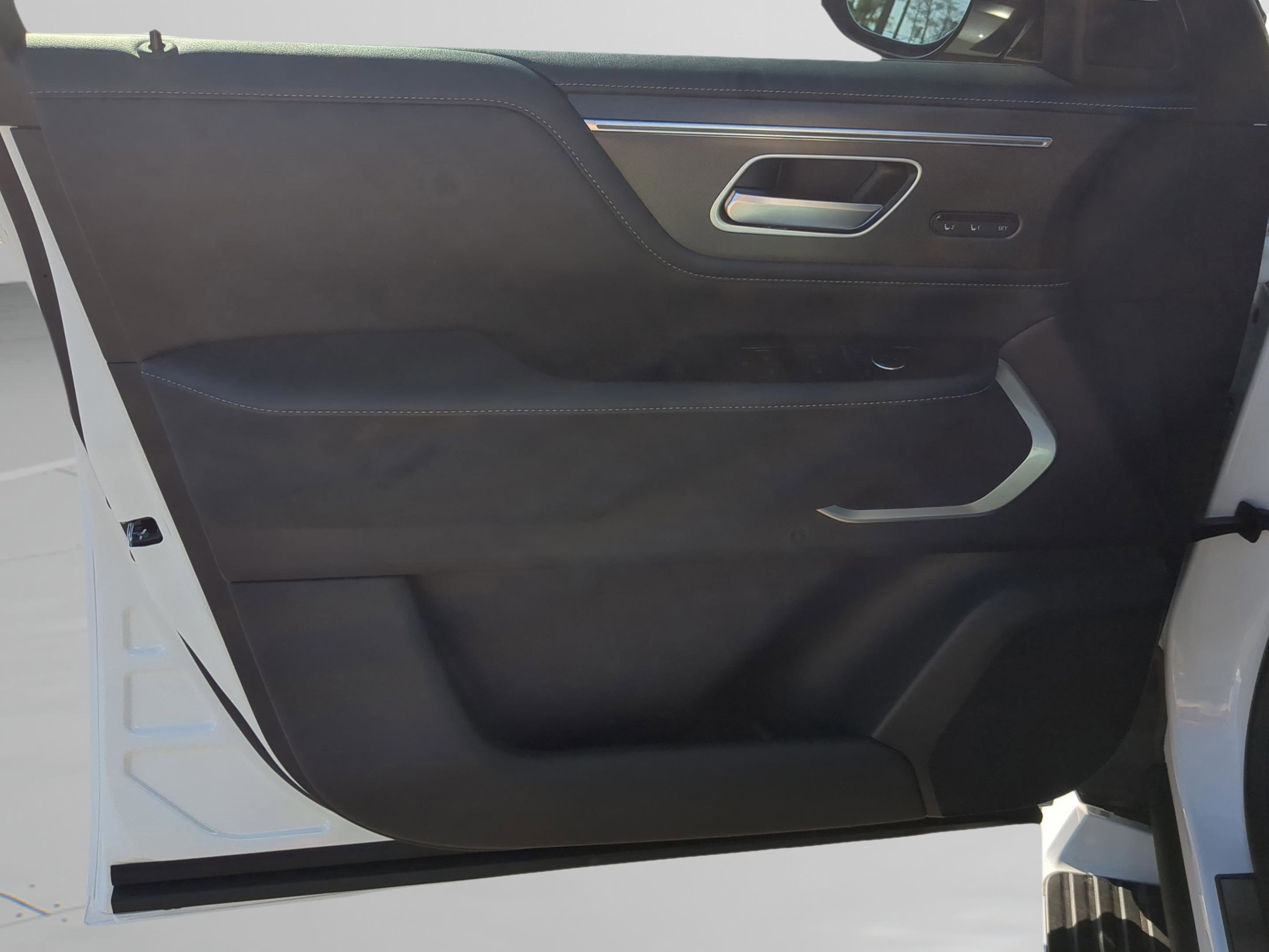 New 2026 INFINITI QX80 Luxe w/ Cargo Package image 21