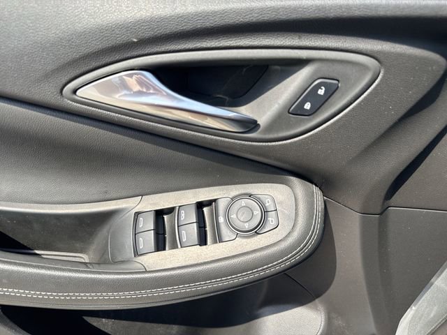 Used 2023 Buick Encore GX Preferred w/ Cold Weather Comfort Package FWD image 21