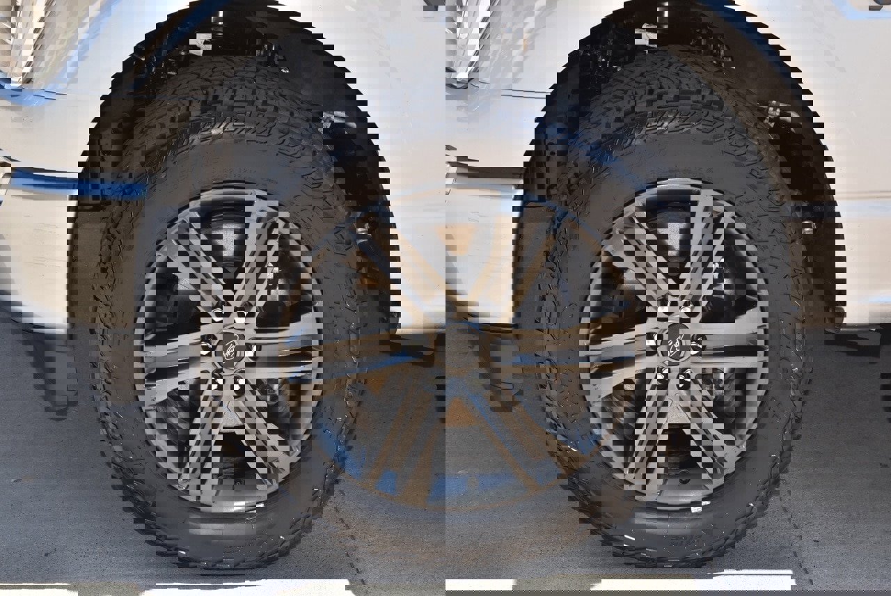 Certified 2022 Ford F150 Lariat w/ Equipment Group 502A High image 38