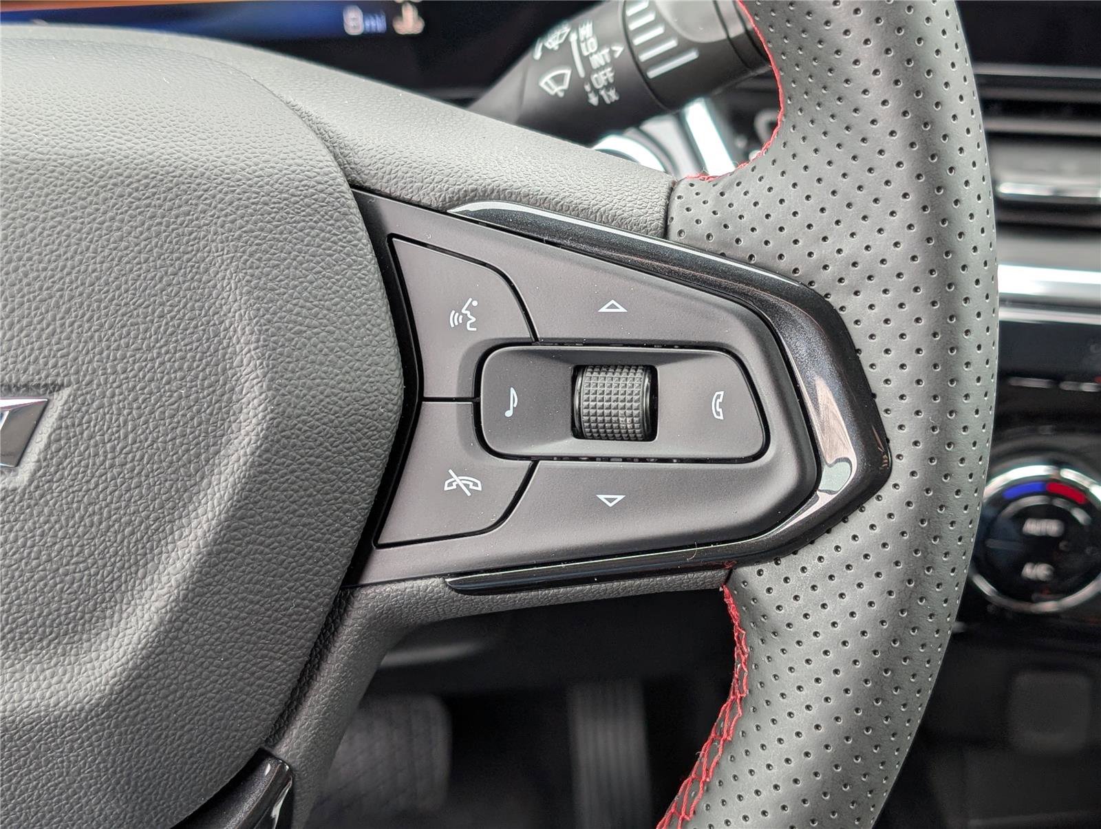 New 2026 Chevrolet Trax RS image 19