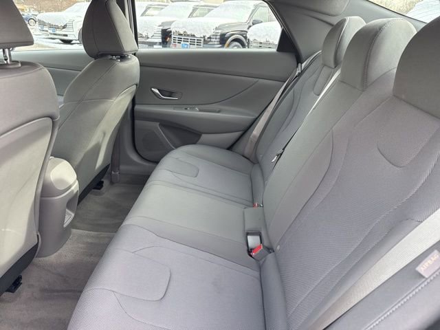 Certified 2025 Hyundai Elantra SE image 22