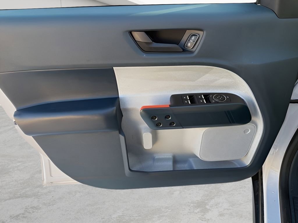 Used 2022 Ford Maverick XLT image 18