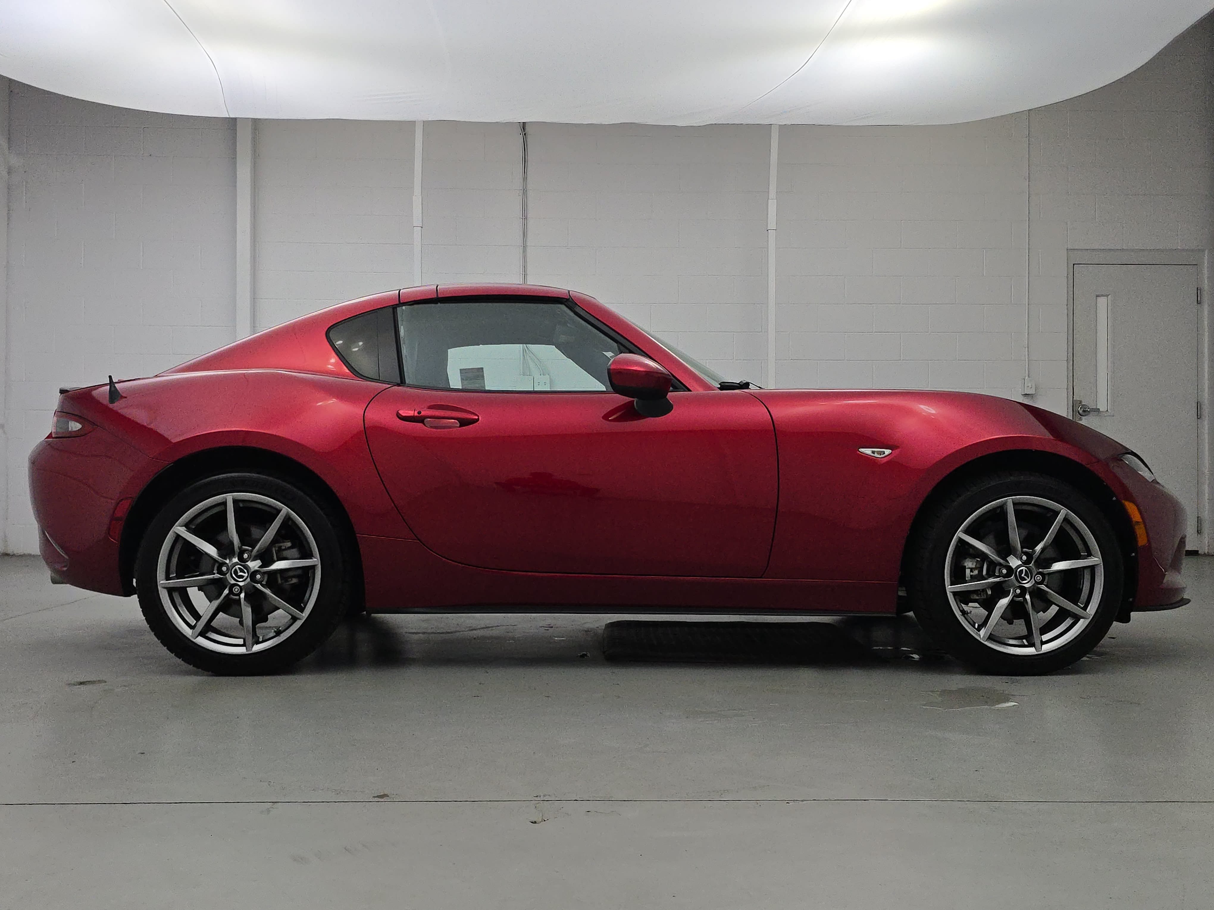 Used 2023 MAZDA MX-5 Miata Grand Touring RWD image 8