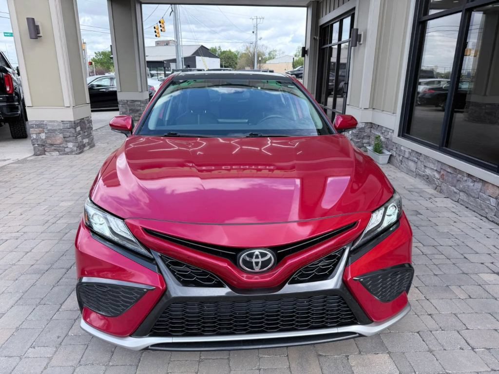 Used 2021 Toyota Camry XSE FWD image 3